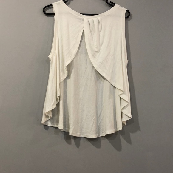 BNWT White Guess Top - Picture 4 of 4